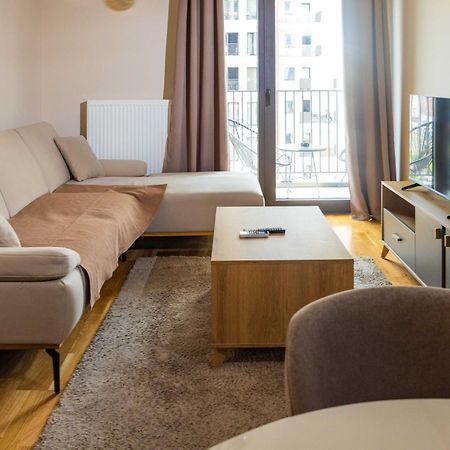 180° View Apartment In Diamond Building Скопье Экстерьер фото