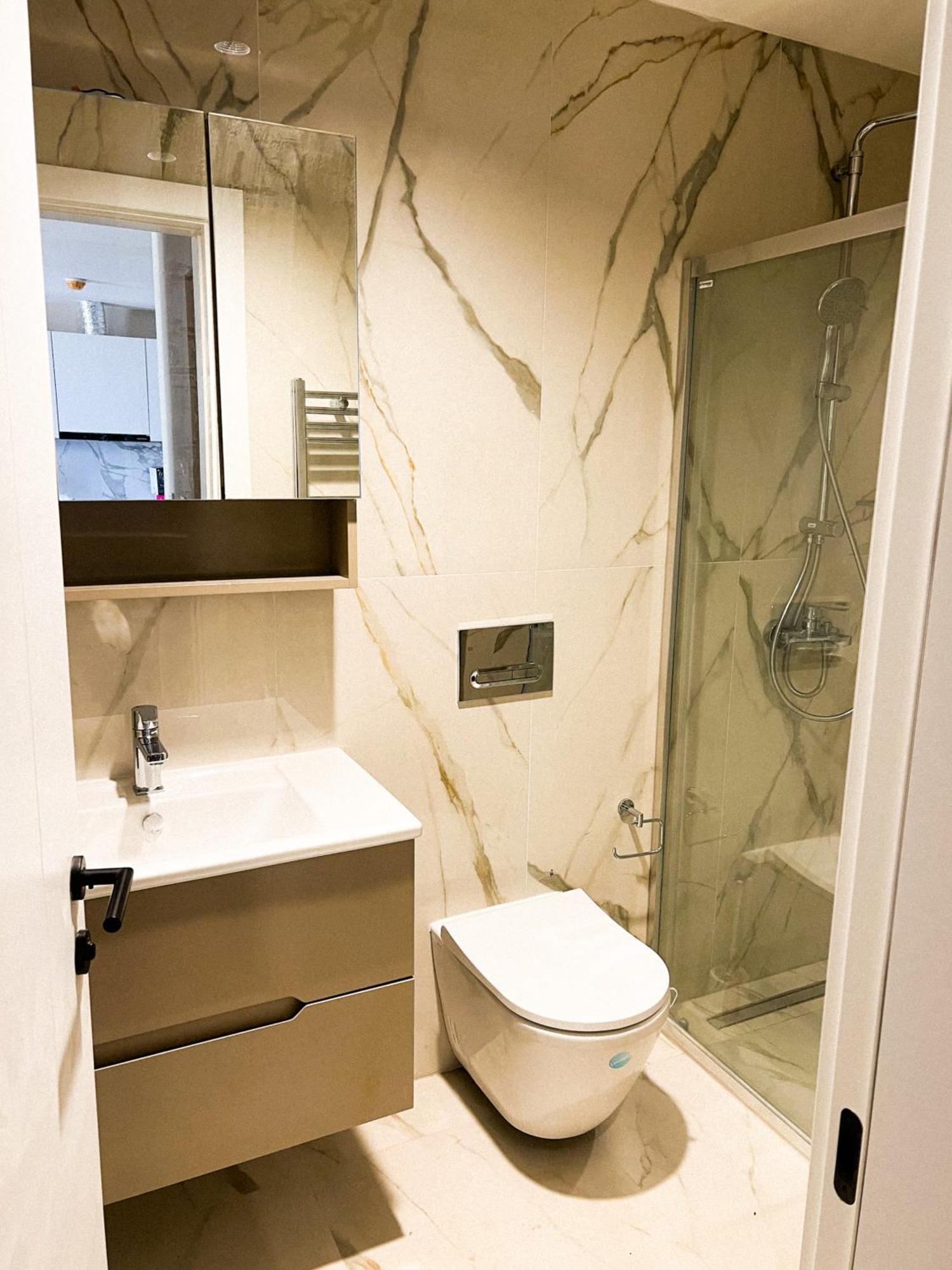 180° View Apartment In Diamond Building Скопье Экстерьер фото