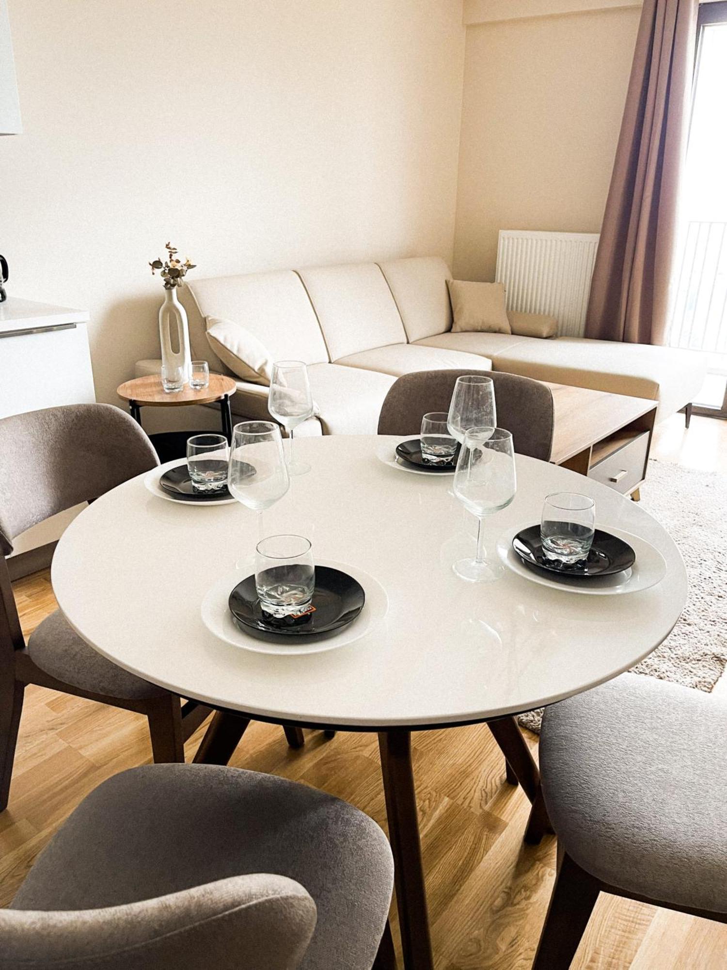 180° View Apartment In Diamond Building Скопье Экстерьер фото