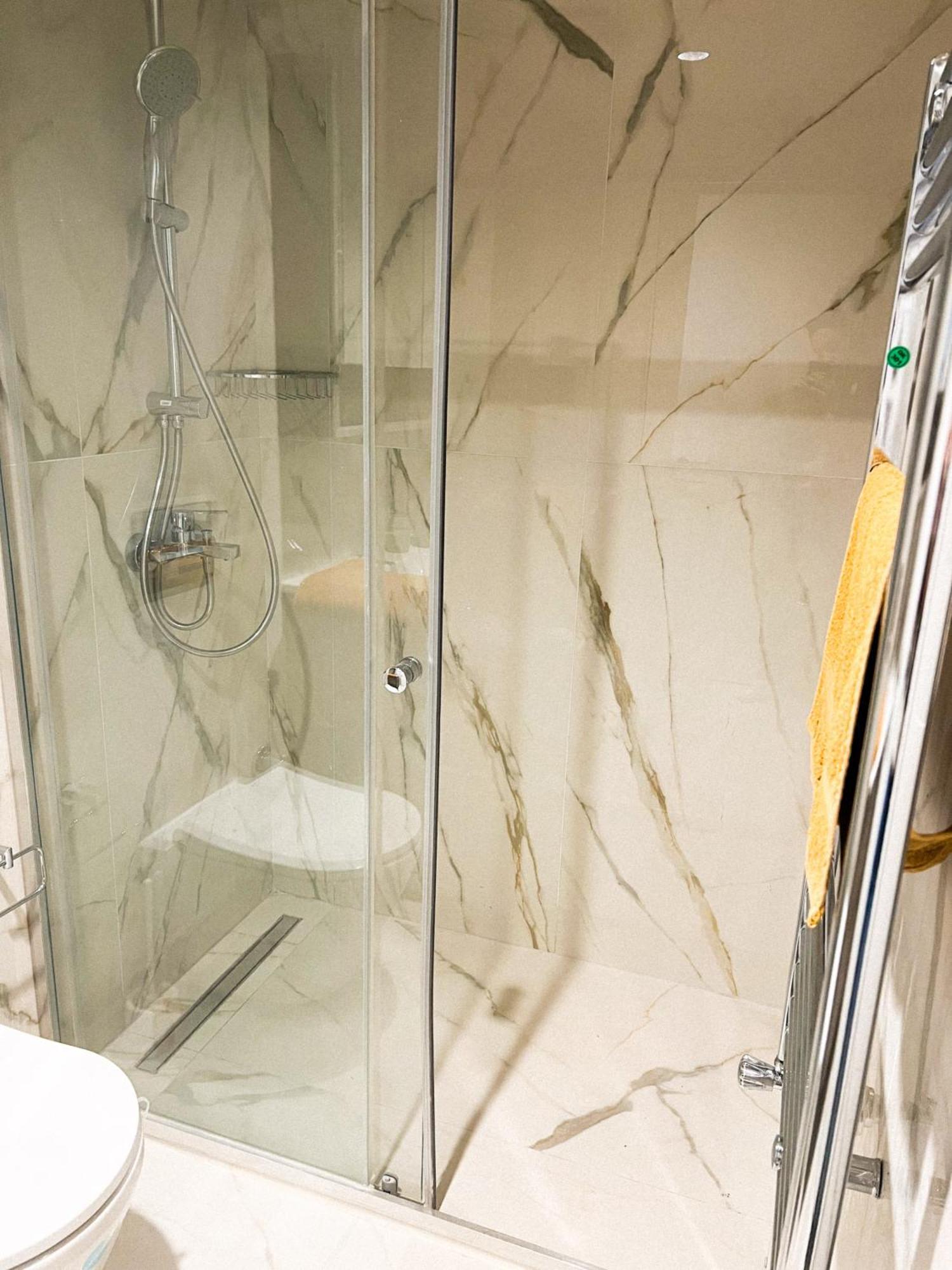 180° View Apartment In Diamond Building Скопье Экстерьер фото