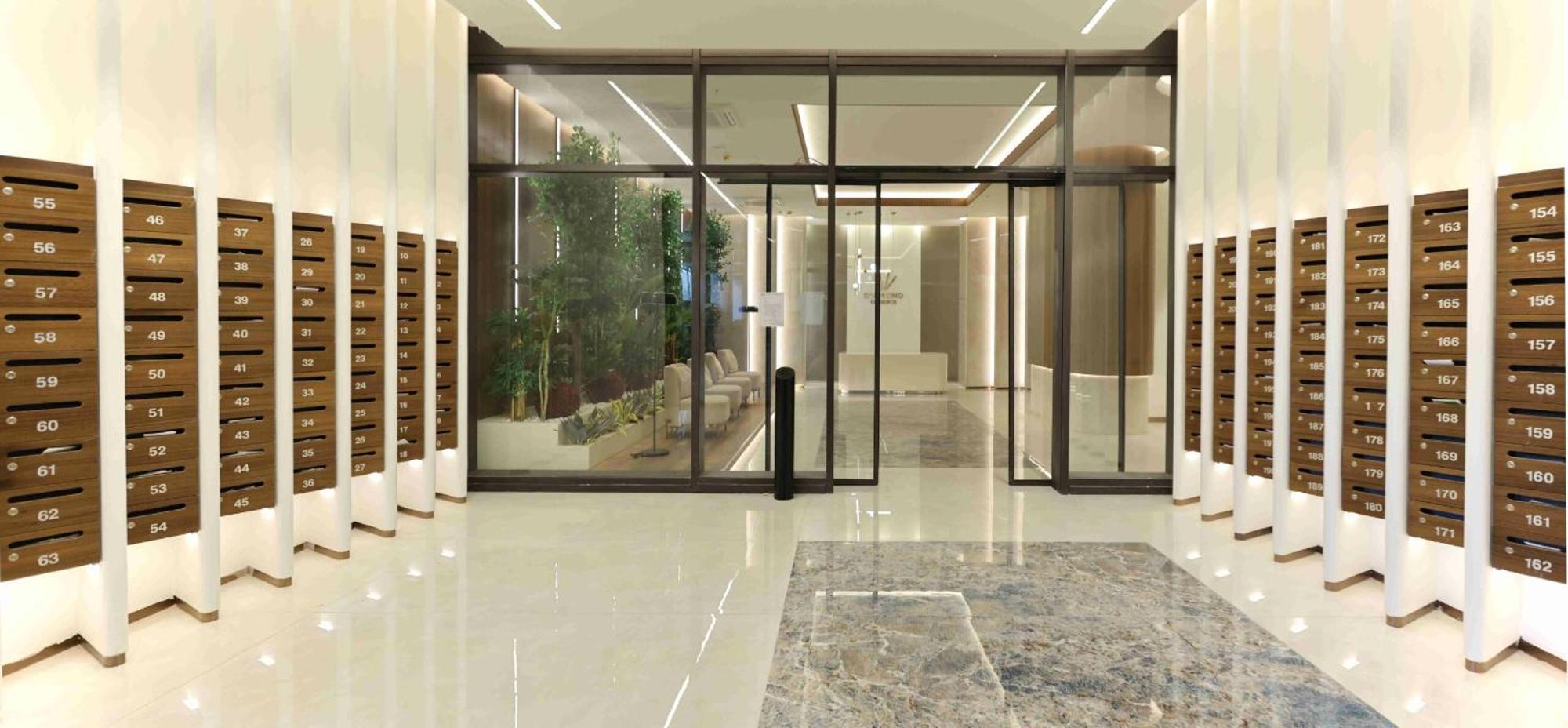 180° View Apartment In Diamond Building Скопье Экстерьер фото