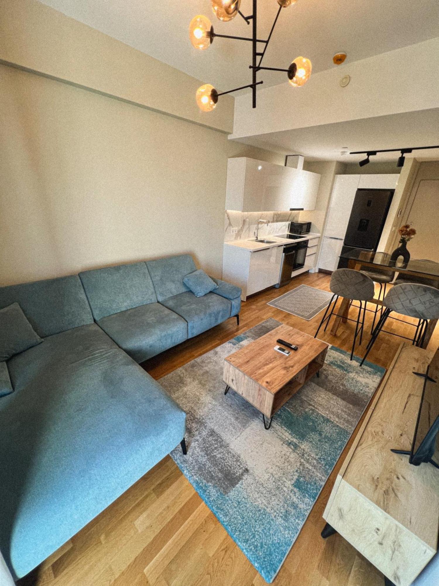 180° View Apartment In Diamond Building Скопье Экстерьер фото