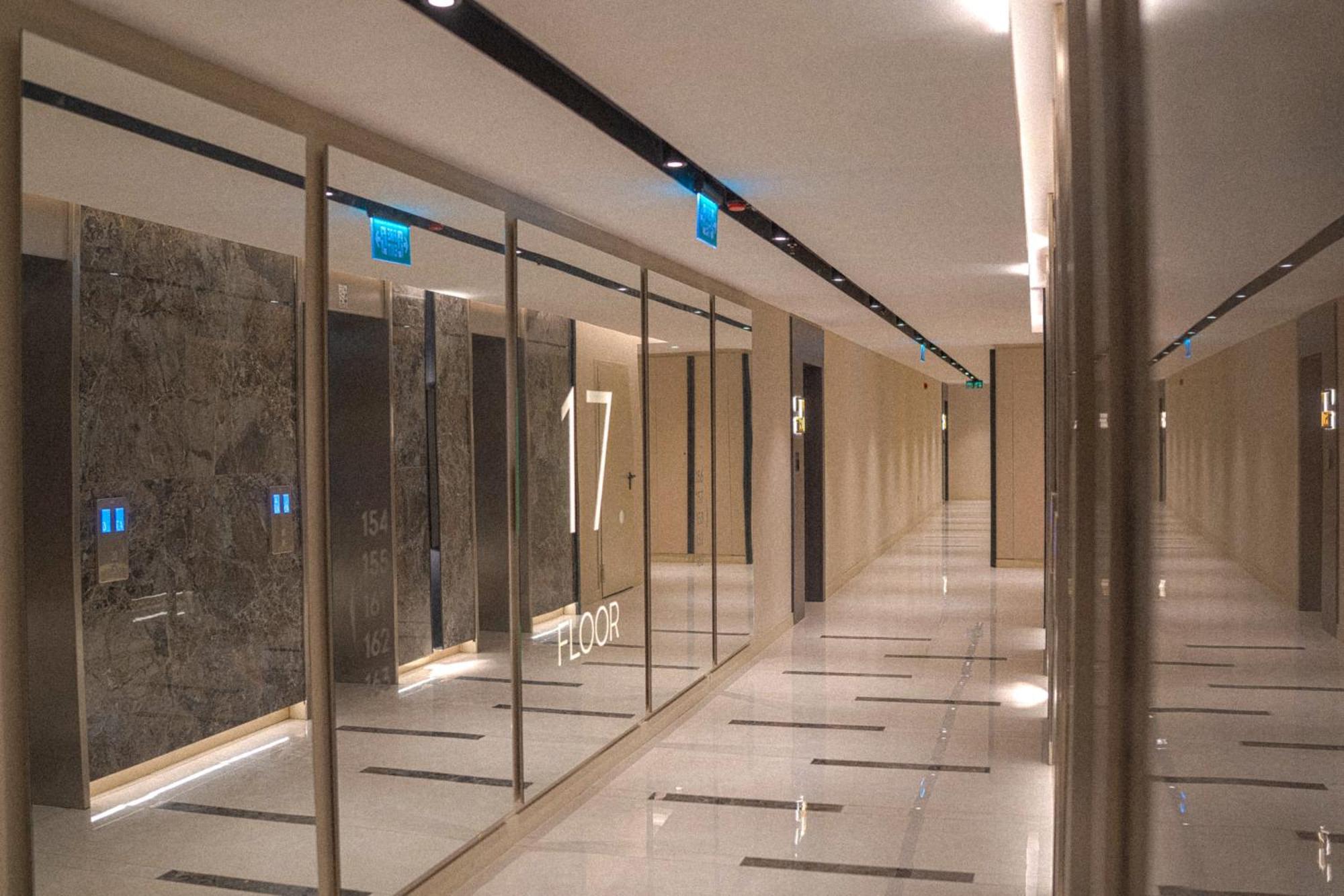 180° View Apartment In Diamond Building Скопье Экстерьер фото