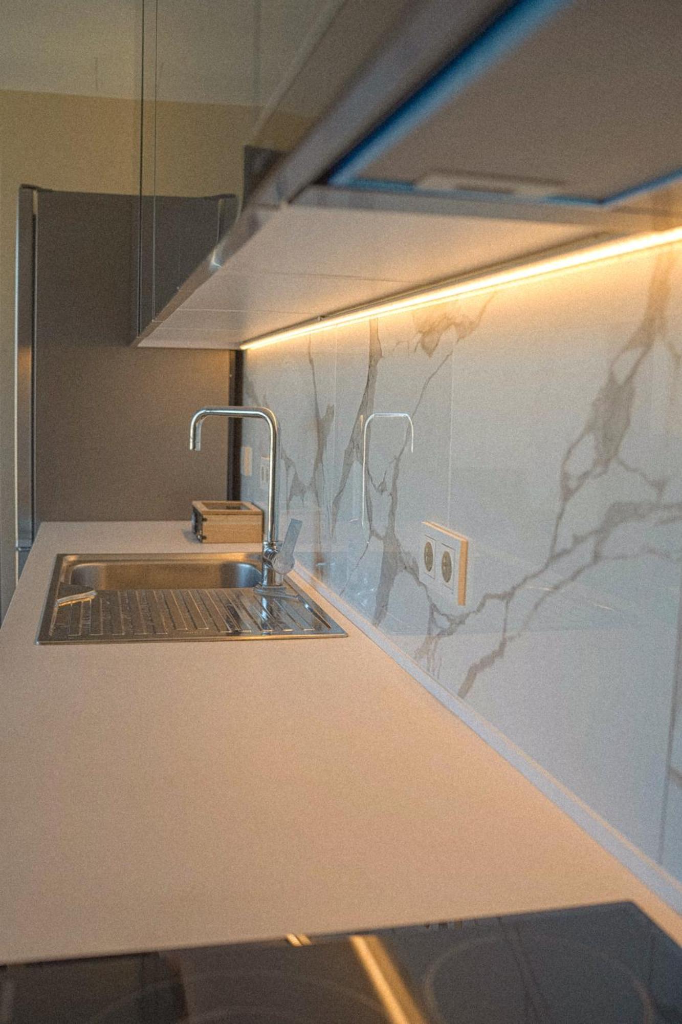 180° View Apartment In Diamond Building Скопье Экстерьер фото