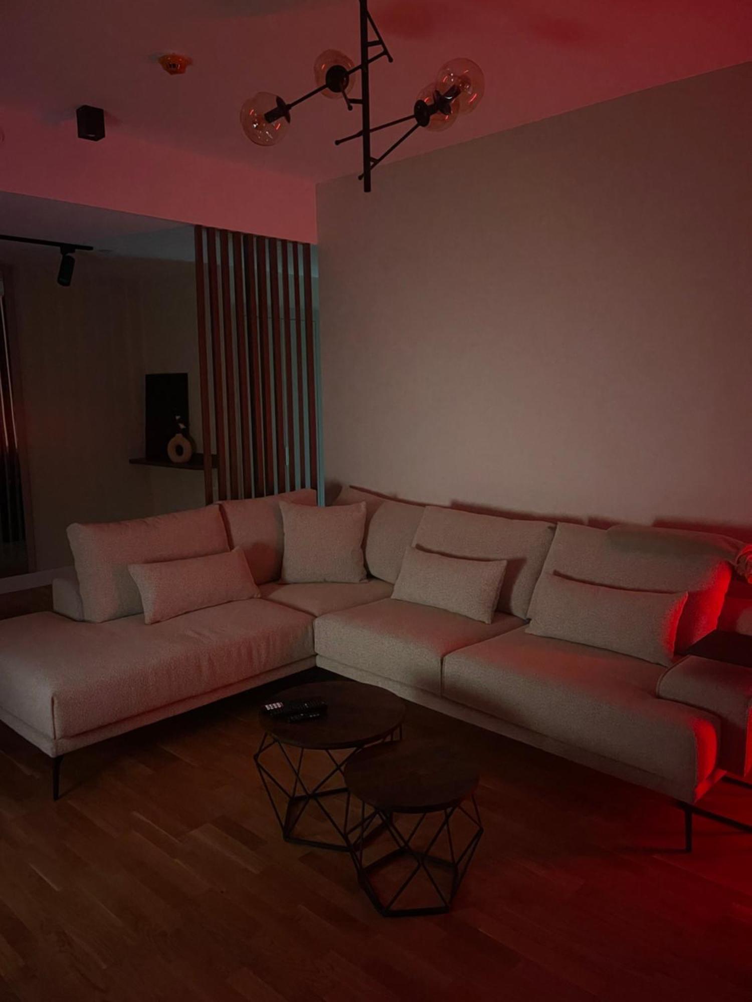 180° View Apartment In Diamond Building Скопье Экстерьер фото