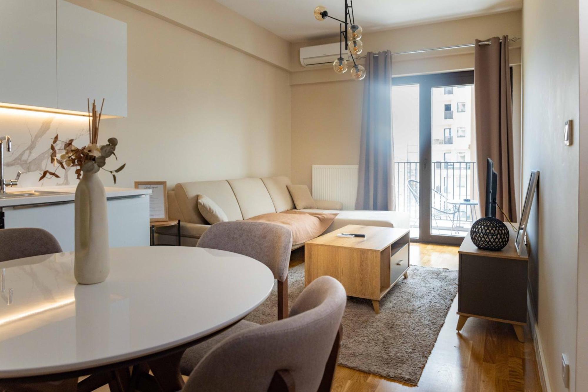 180° View Apartment In Diamond Building Скопье Экстерьер фото
