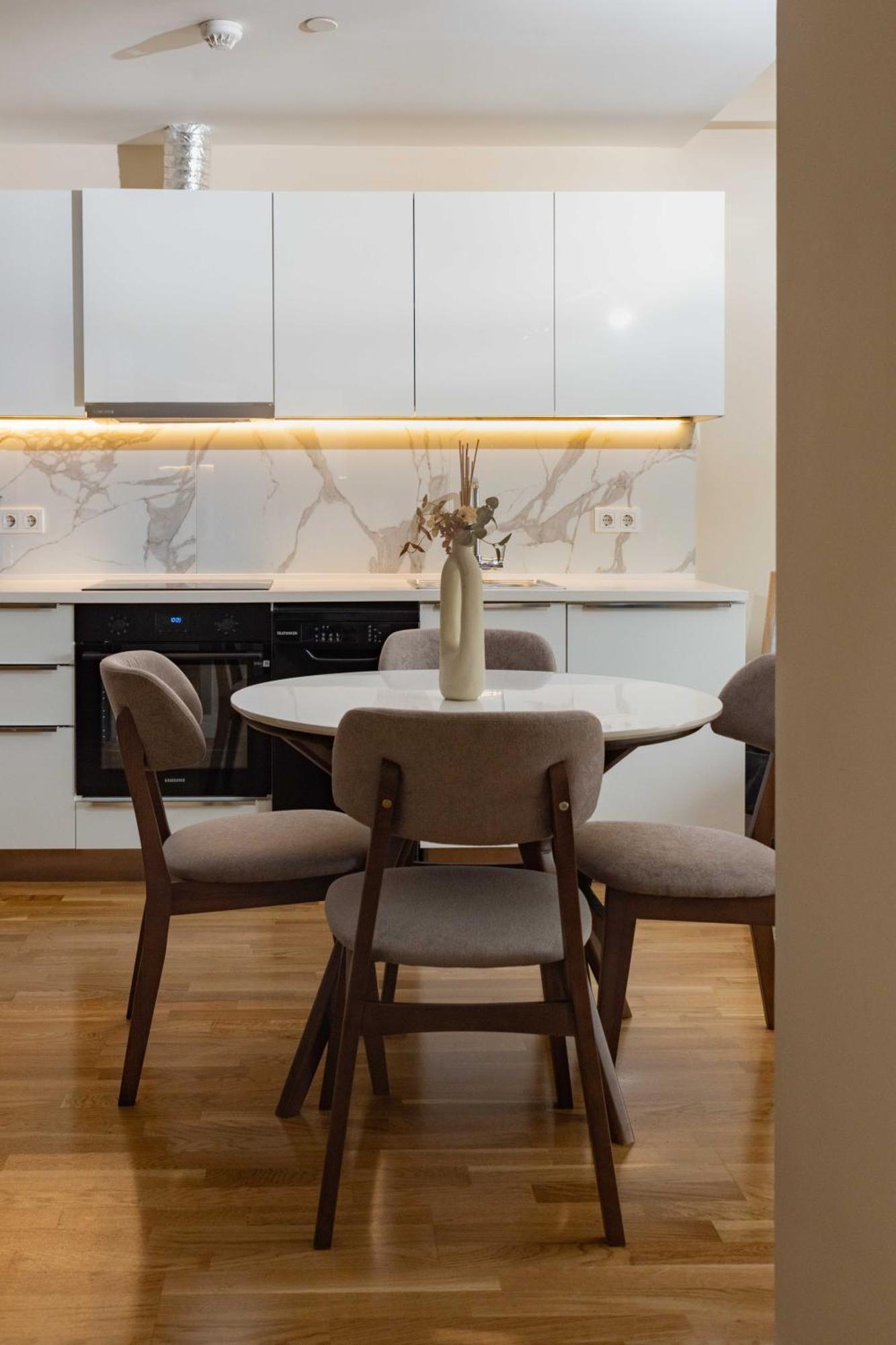 180° View Apartment In Diamond Building Скопье Экстерьер фото